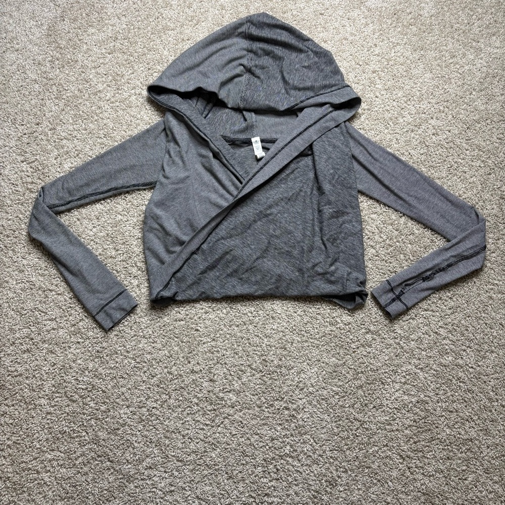 Lululemon Iconic Wrap Cropped Hoodie